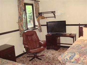 Foxwood Guest House Robin Hood Екстер'єр фото